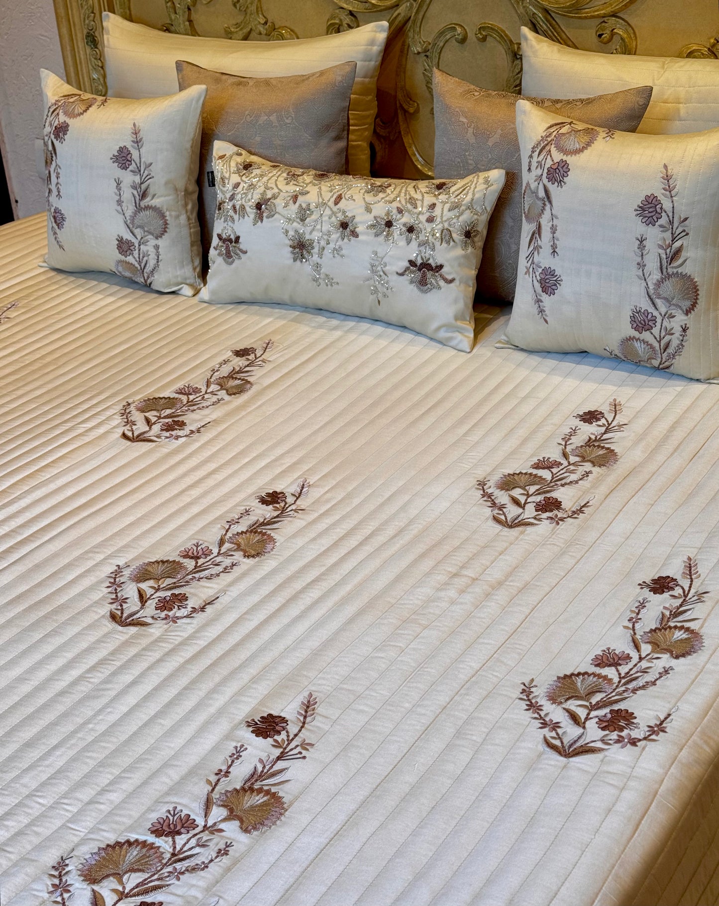 The Cream Bloomé Bedding Set