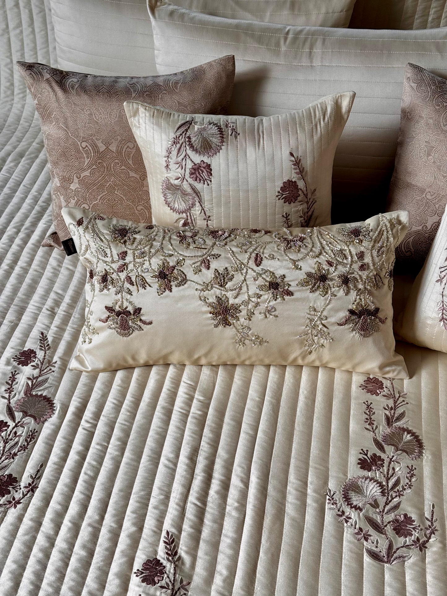 The Cream Bloomé Bedding Set