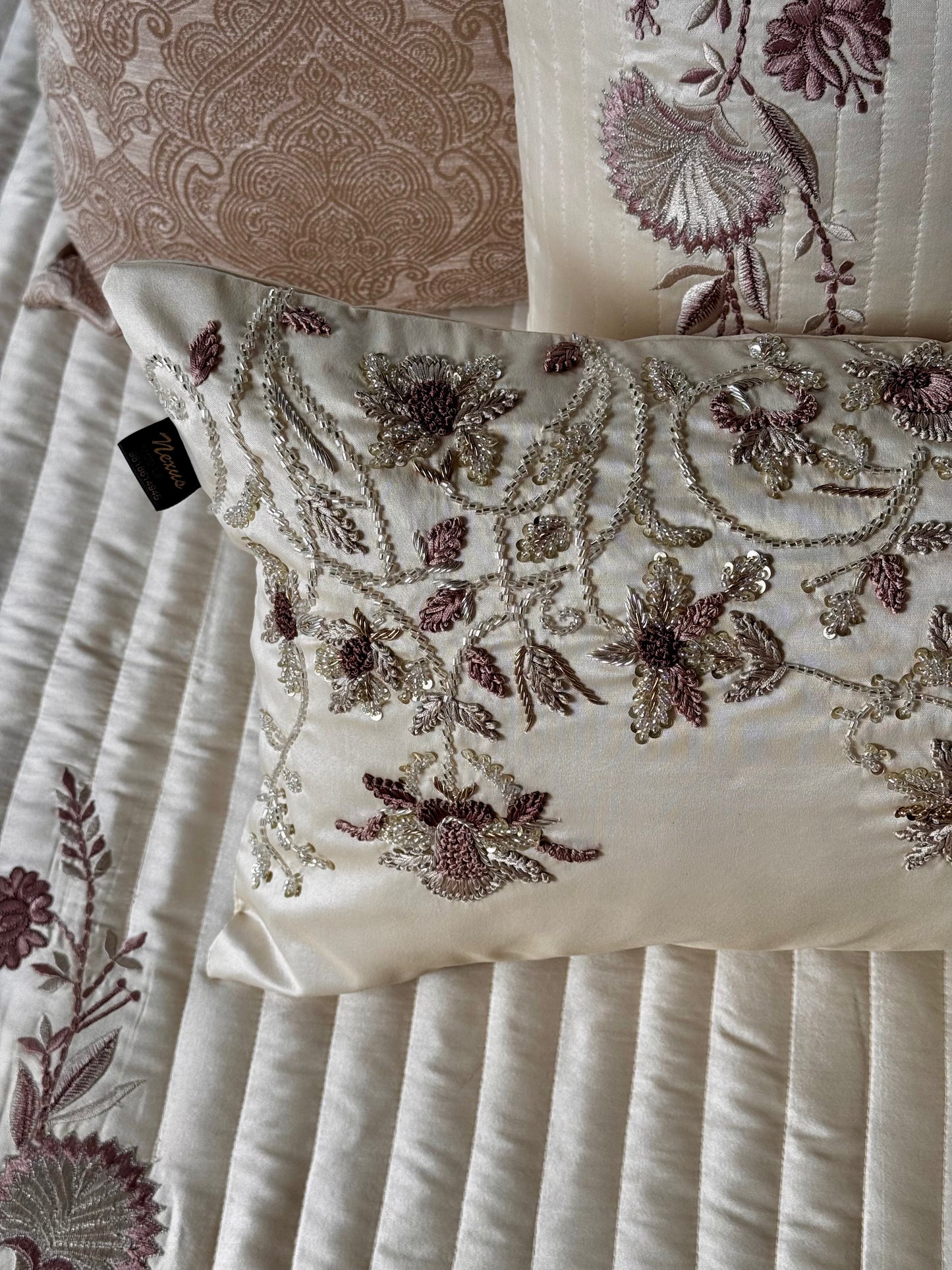 The Cream Bloomé Bedding Set