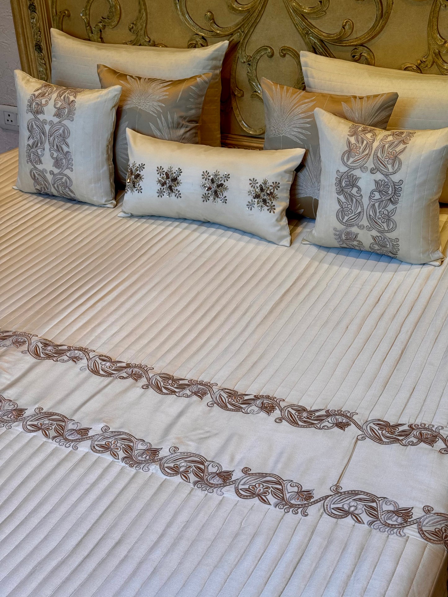 The Cream Fleur Bedding Set