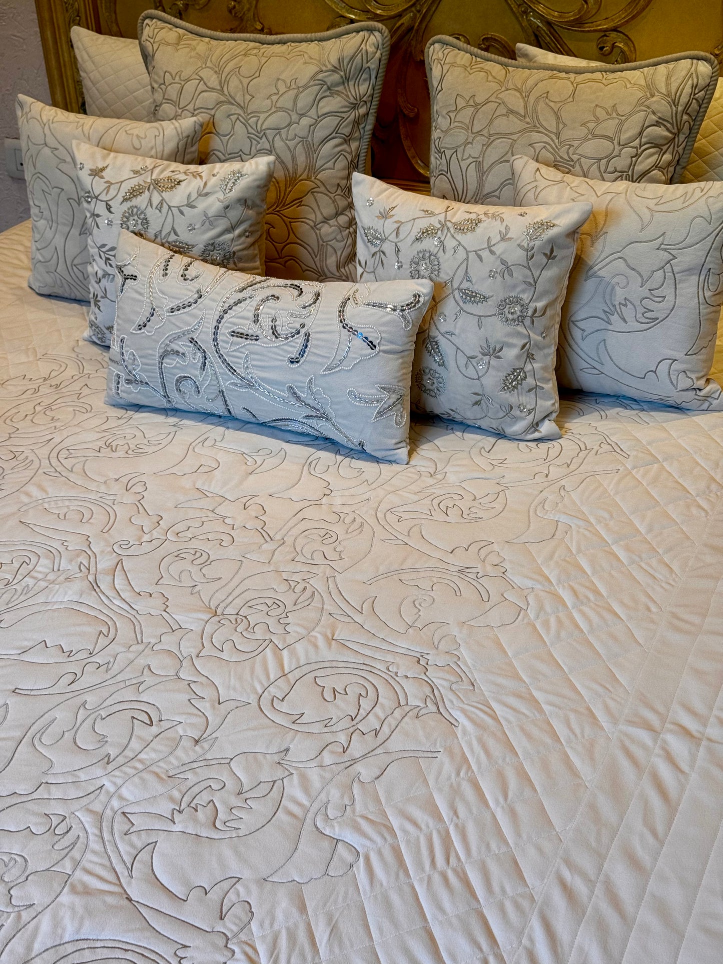 The Off-White Carving Bedding Set