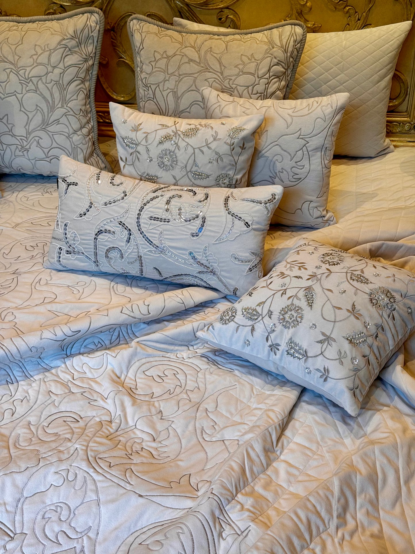 The Off-White Carving Bedding Set