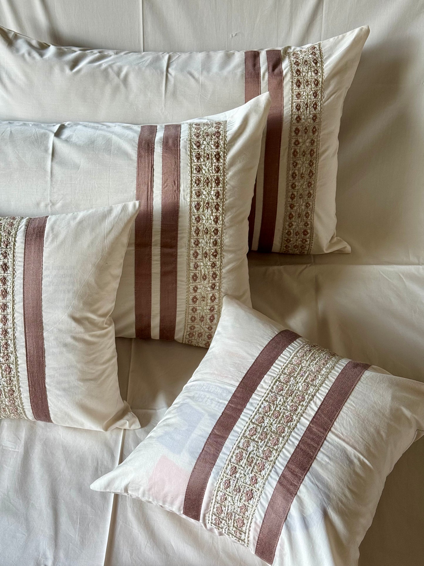 The Ivory Flint Bedsheet Set