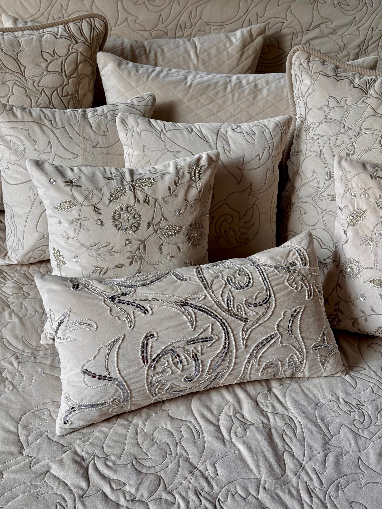 The Off-White Carving Bedding Set