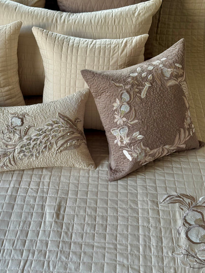 The Soft Beige Vintage Bedding Set