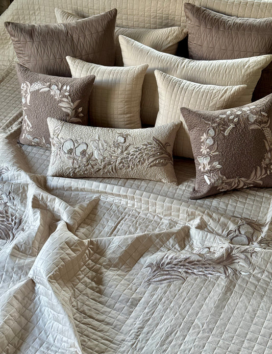 The Soft Beige Vintage Bedding Set