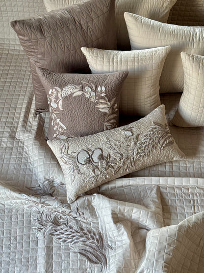 The Soft Beige Vintage Bedding Set