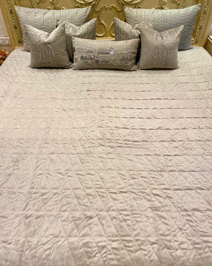 THE GREY LIMESTONE BEDDING SET