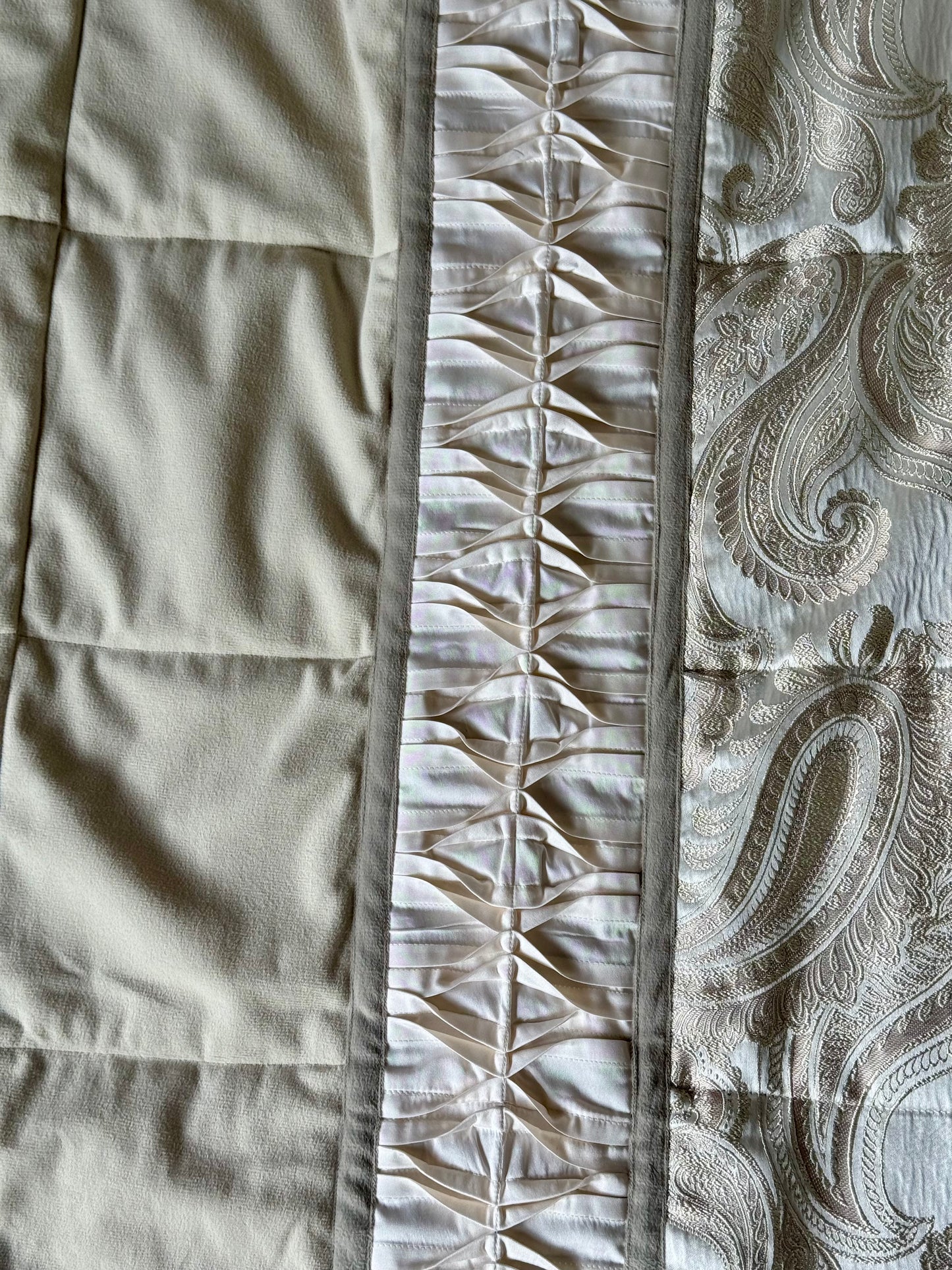 The Champagne Paisley Quilt