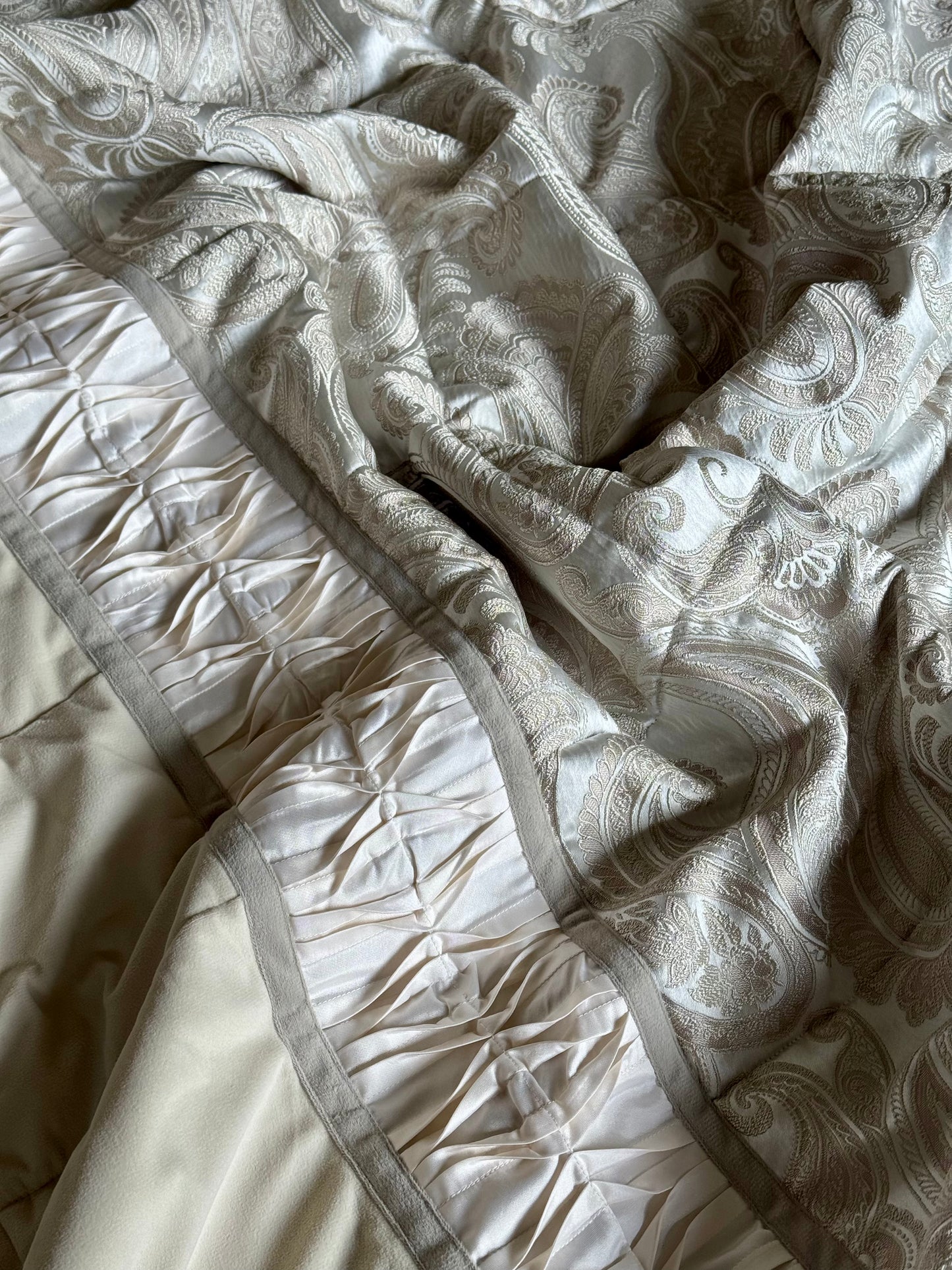 The Champagne Paisley Quilt