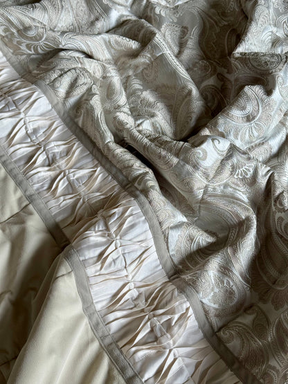 The Champagne Paisley Quilt
