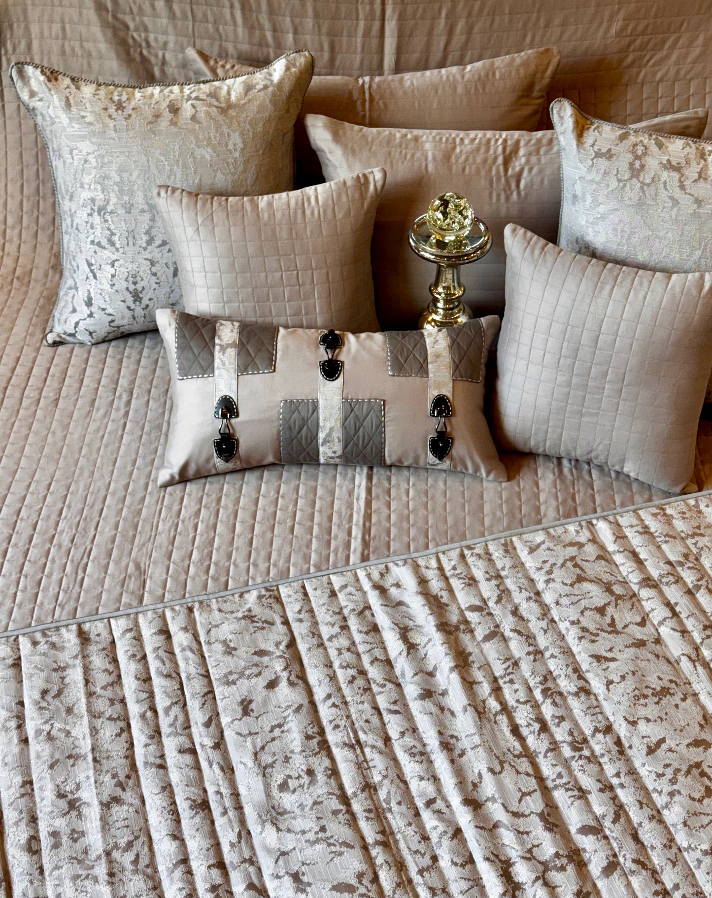 The Grey Soft Weave Bedding Set