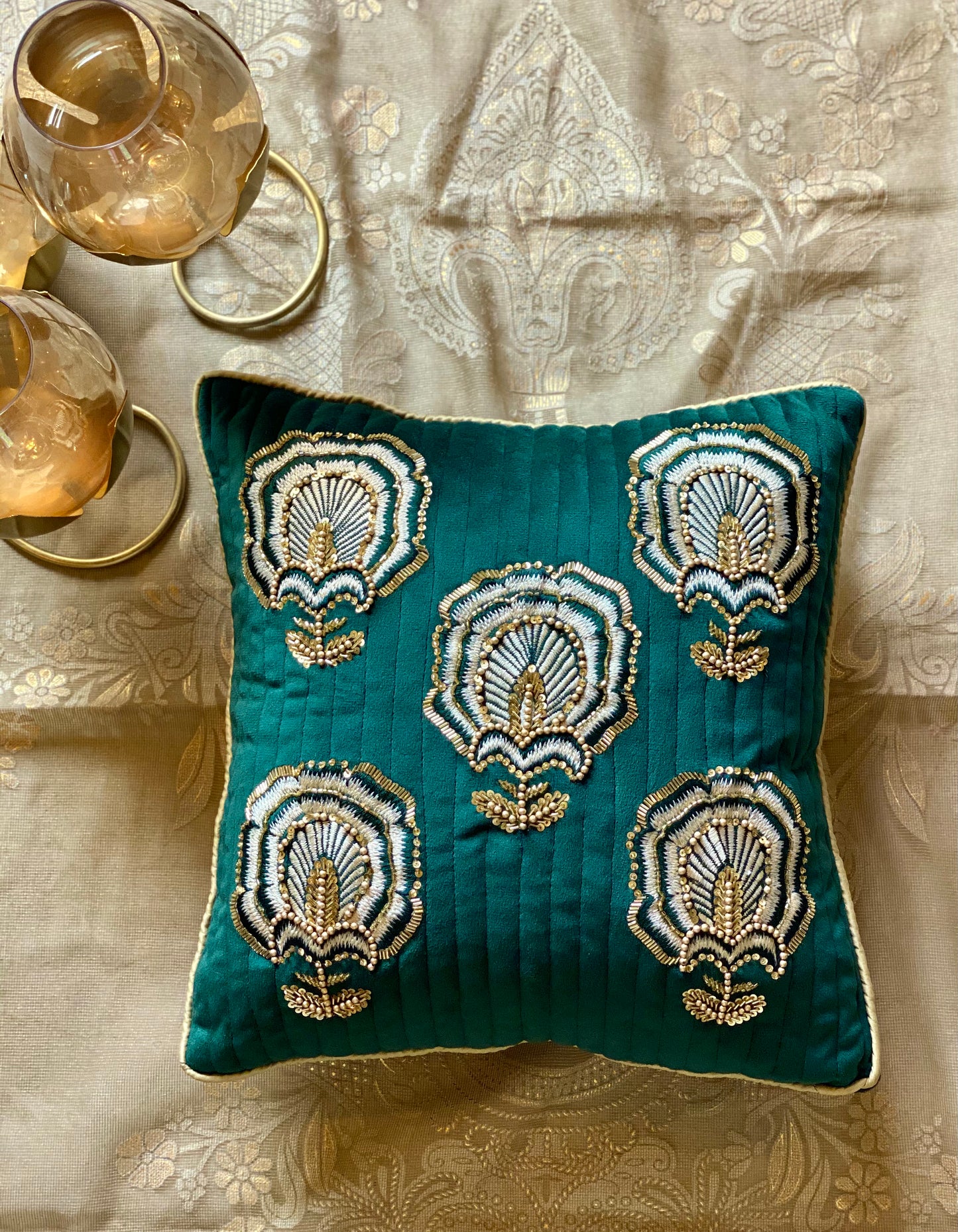 THE EMERALD SHOWER CUSHION COVER