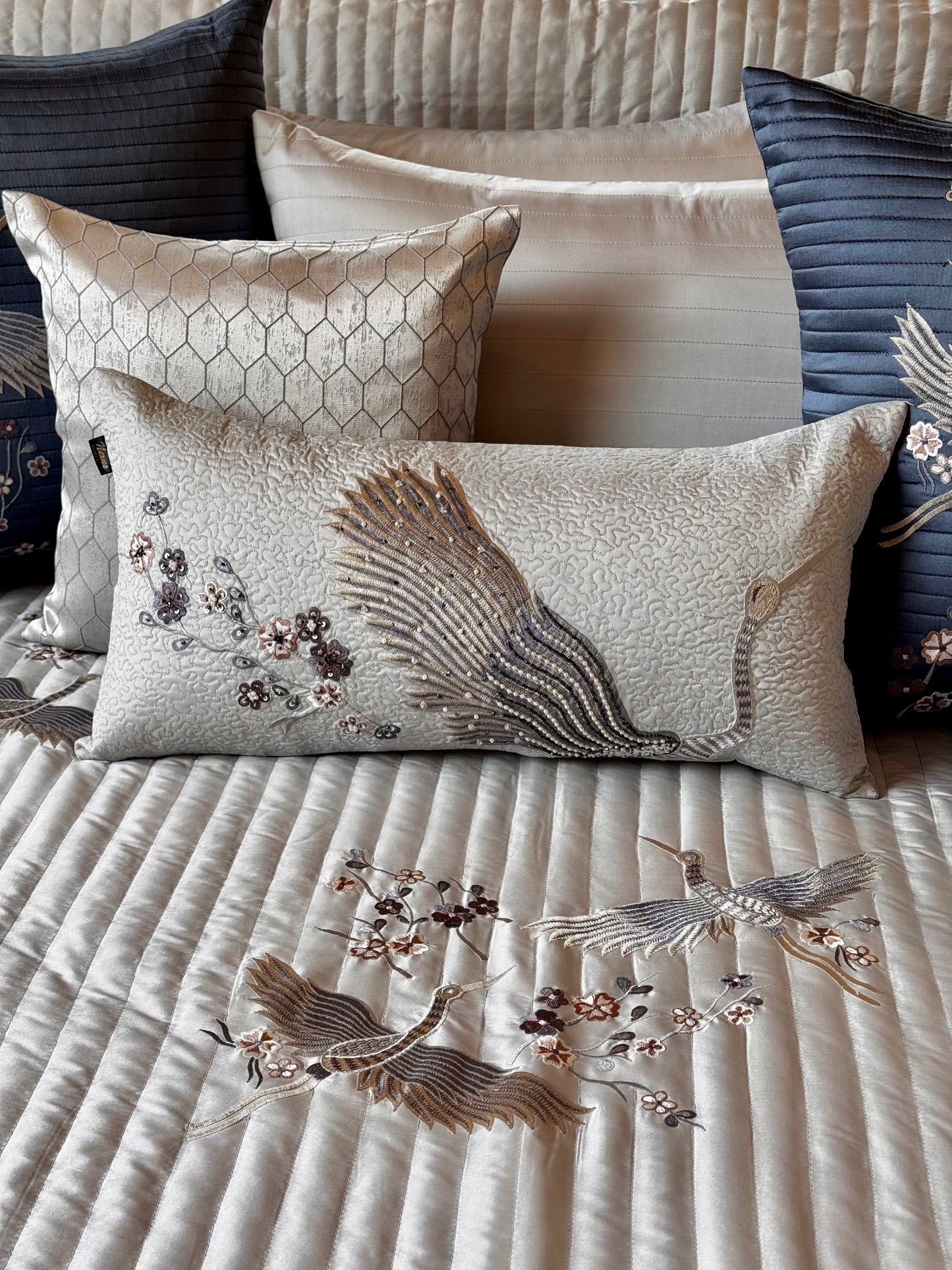The Light Grey Bird Bedding Set