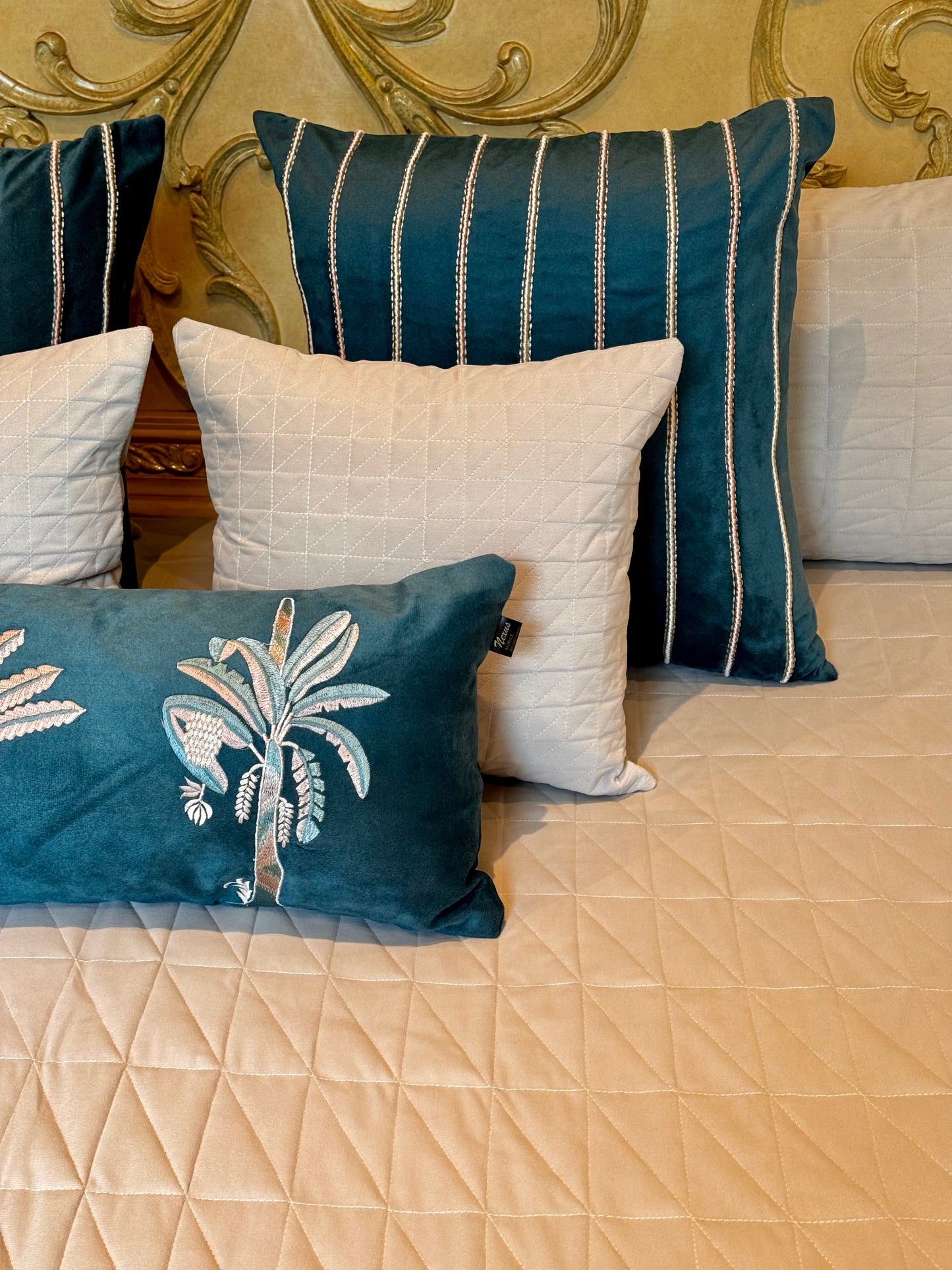 The Tropical Muse Bedding Set