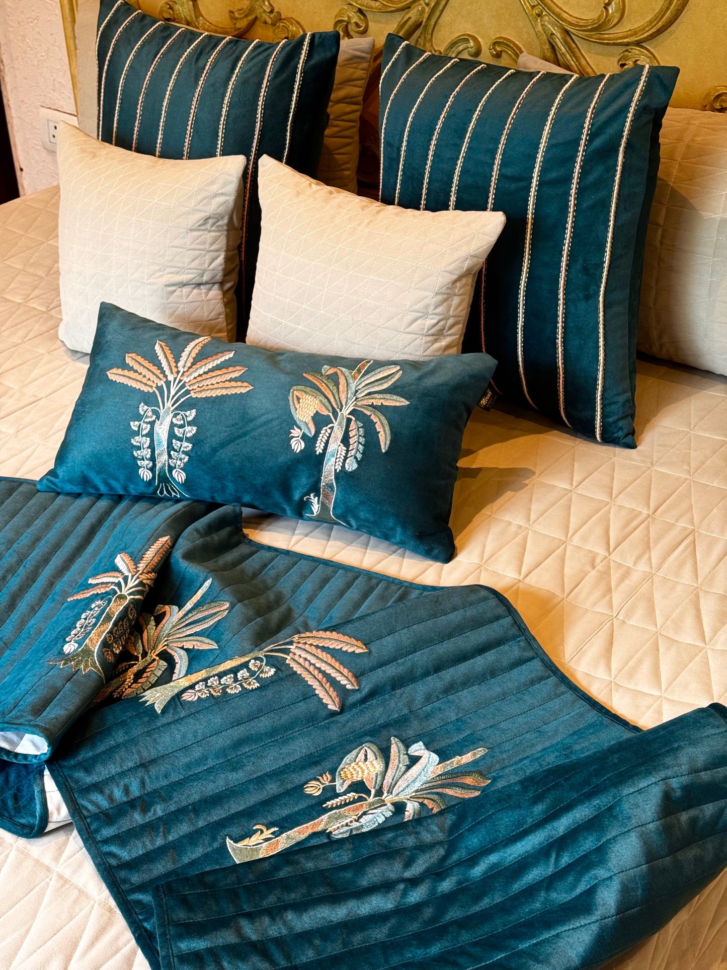 The Tropical Muse Bedding Set