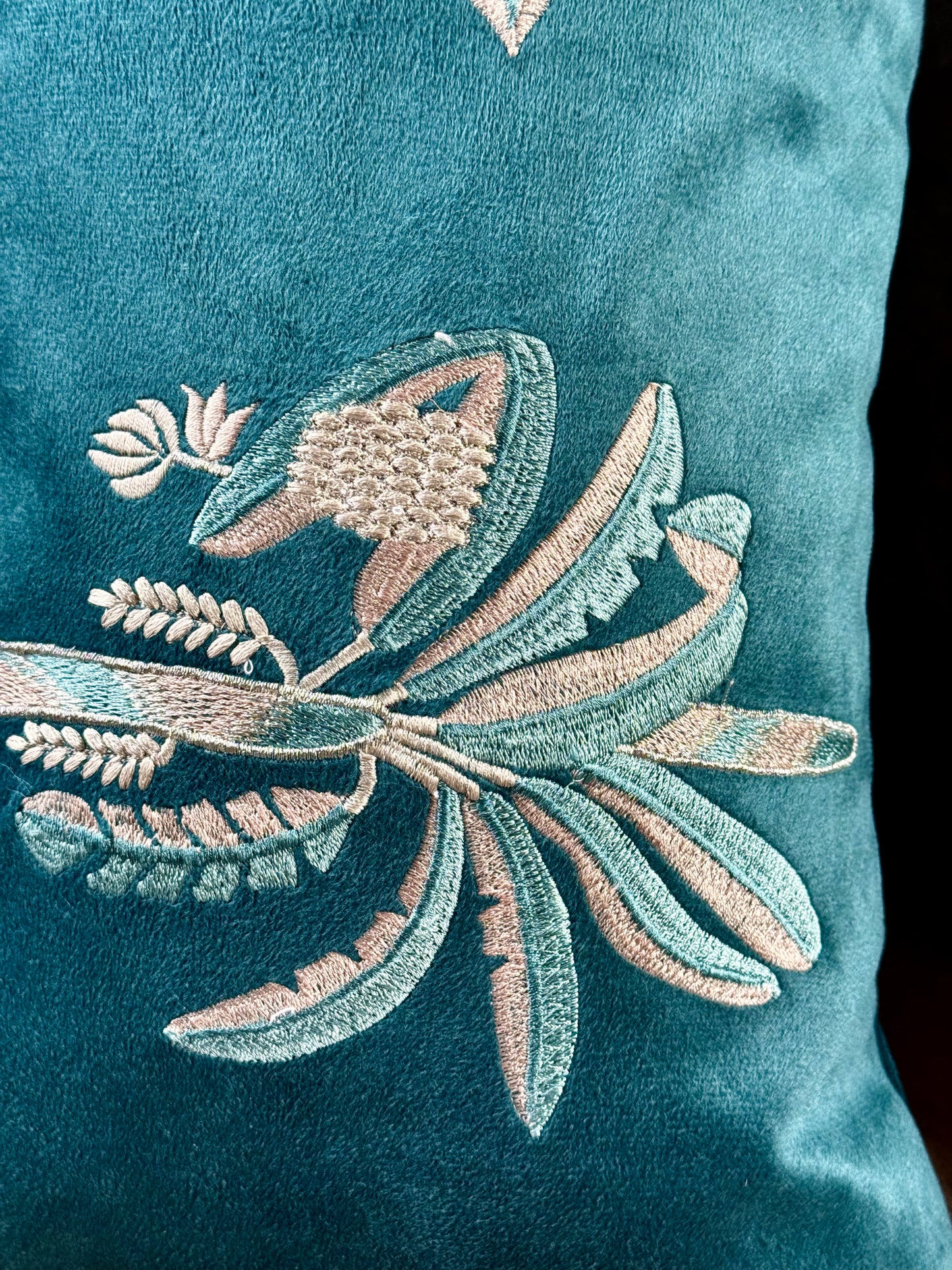 The Teal Muse Lumbar (With Insert)
