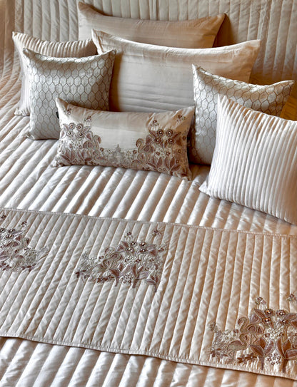 The Blush Swan Bedding Set