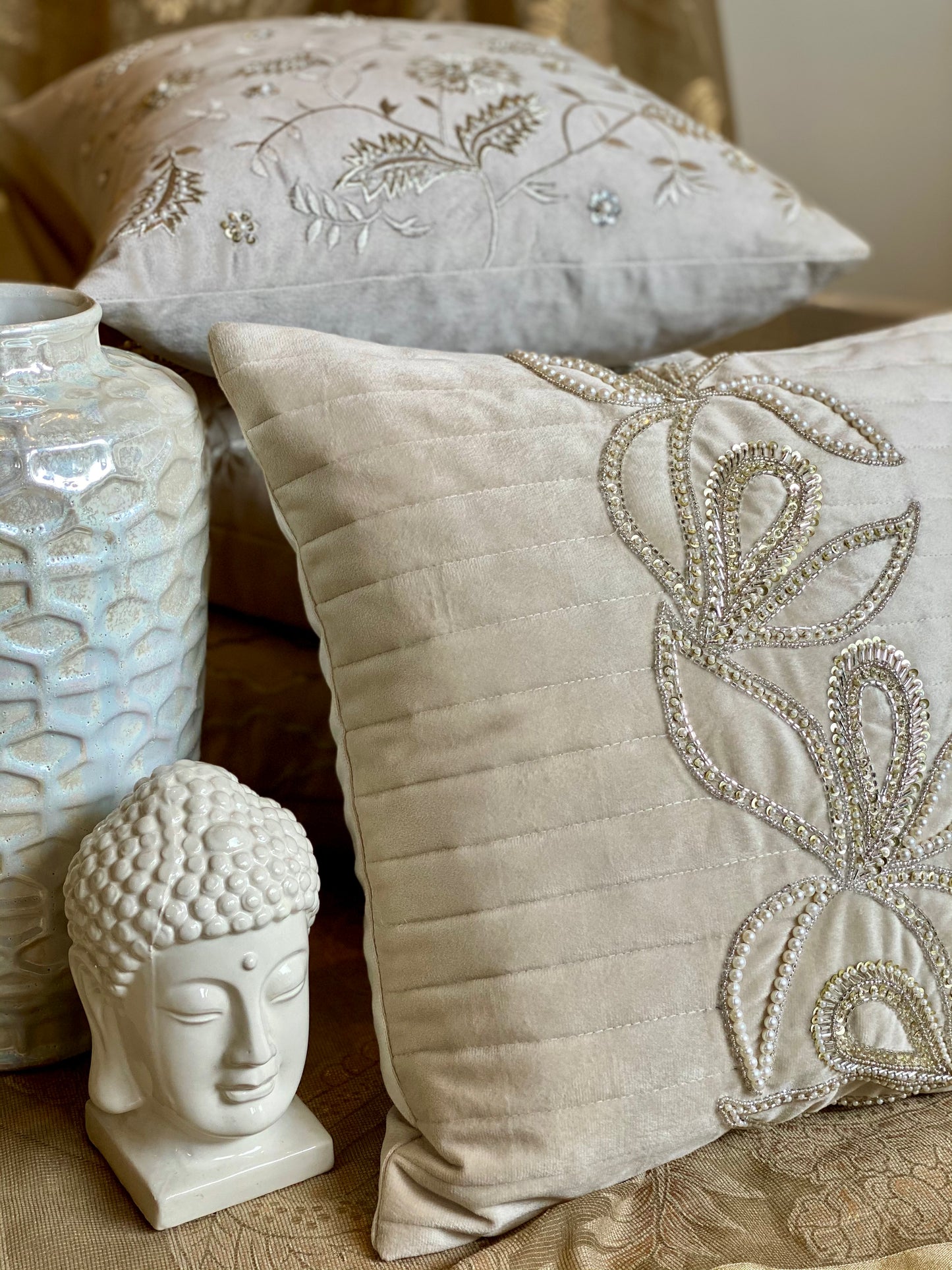 THE CRYSTAL CUSHION COVER