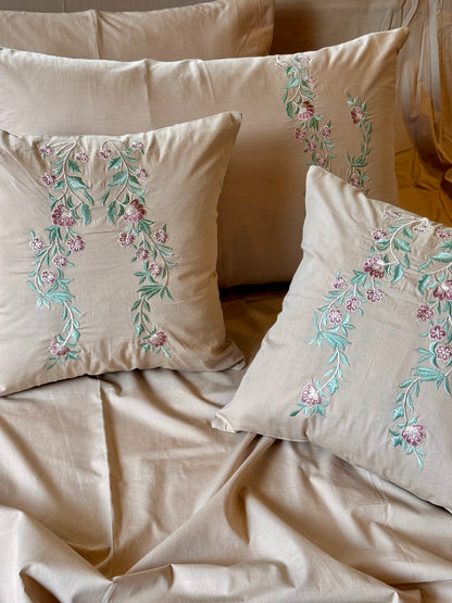 The Floral Wreath Bedsheet