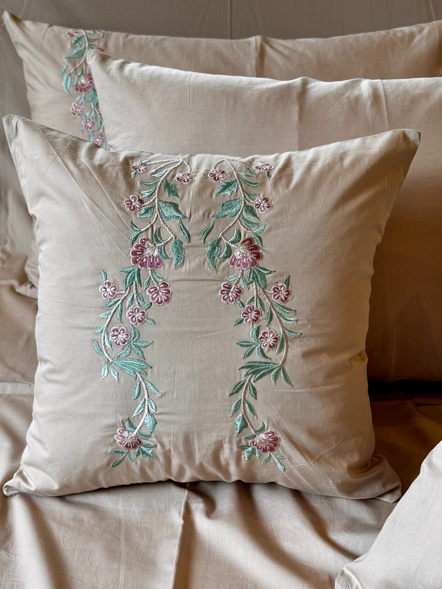 The Floral Wreath Bedsheet