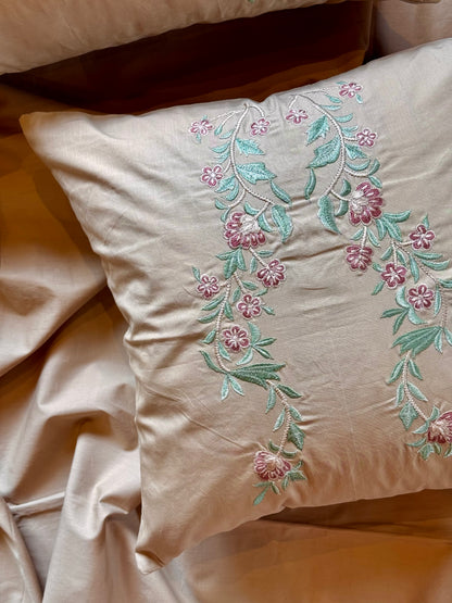 The Floral Wreath Bedsheet