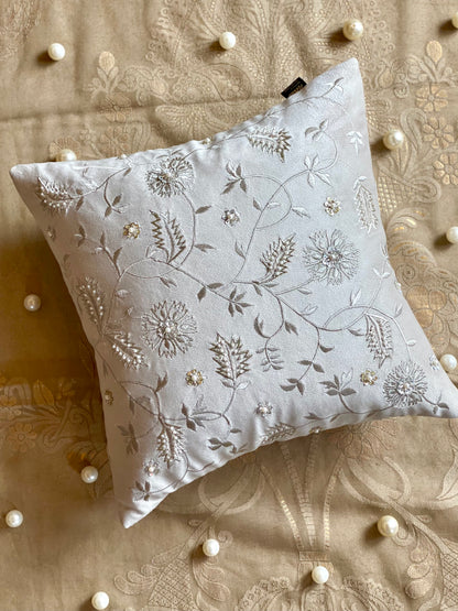 THE IRIS CUSHION COVER