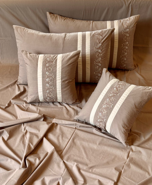 The Beige Paisley Bedsheet