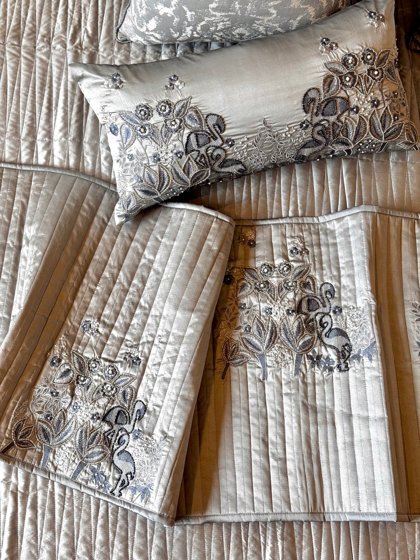 The Silver Swan Bedding Set