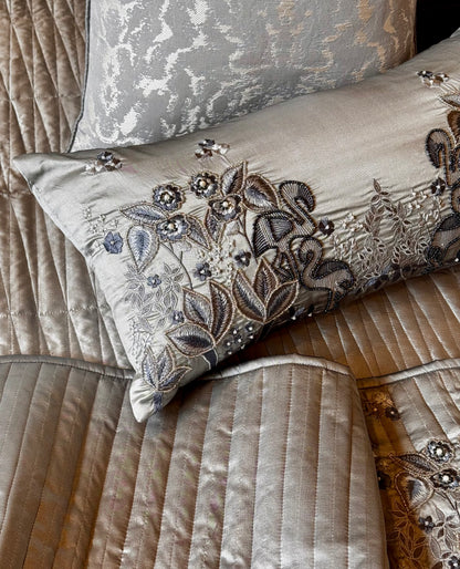 The Silver Swan Bedding Set