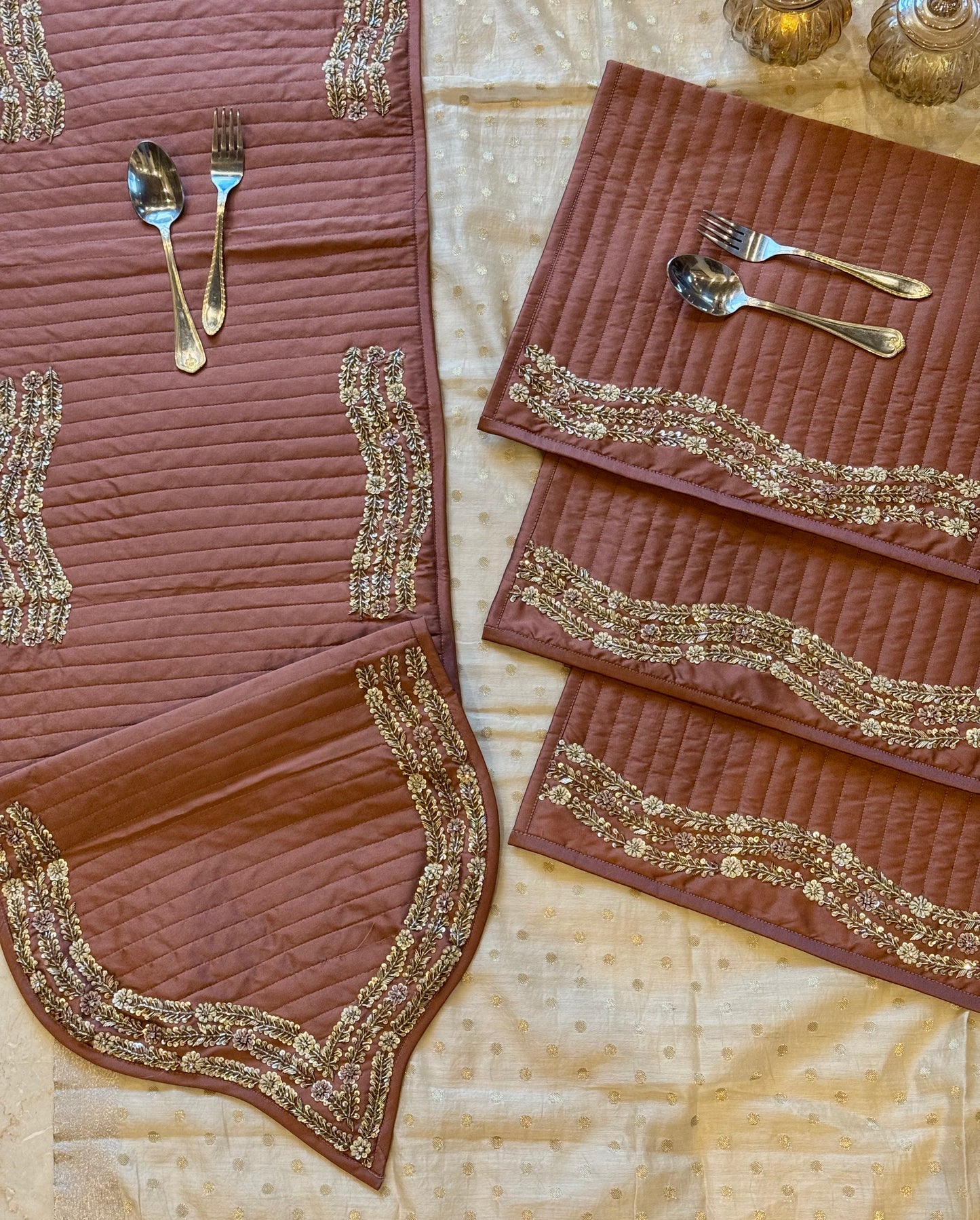 The Vintage Royale Table Linen Set