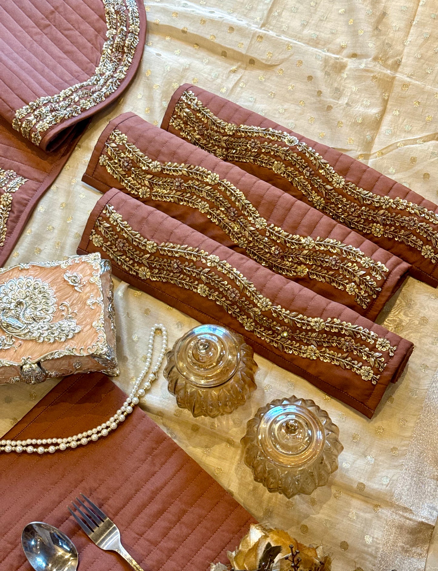 The Vintage Royale Table Linen Set