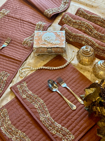 The Vintage Royale Table Linen Set