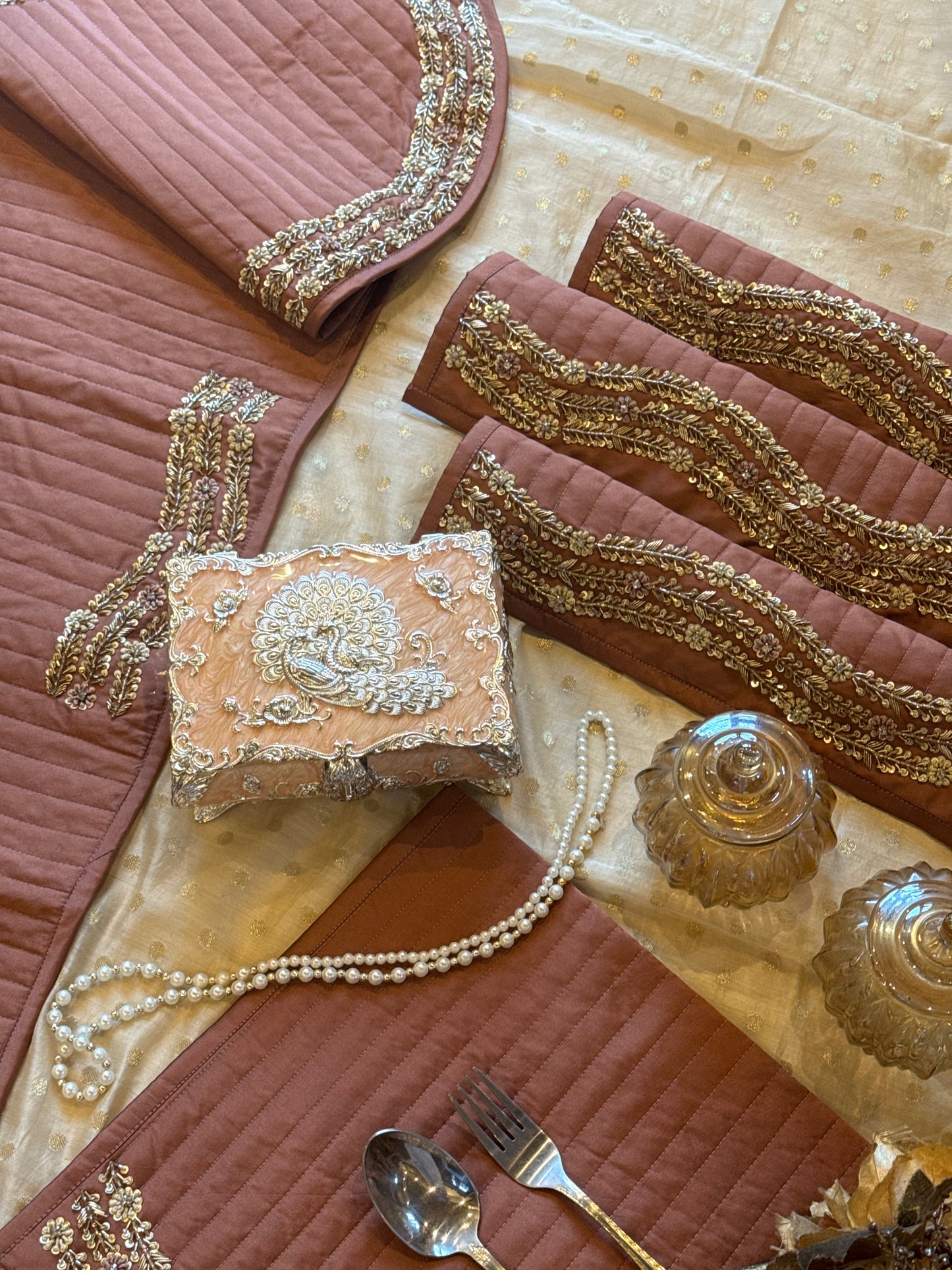 The Vintage Royale Table Linen Set