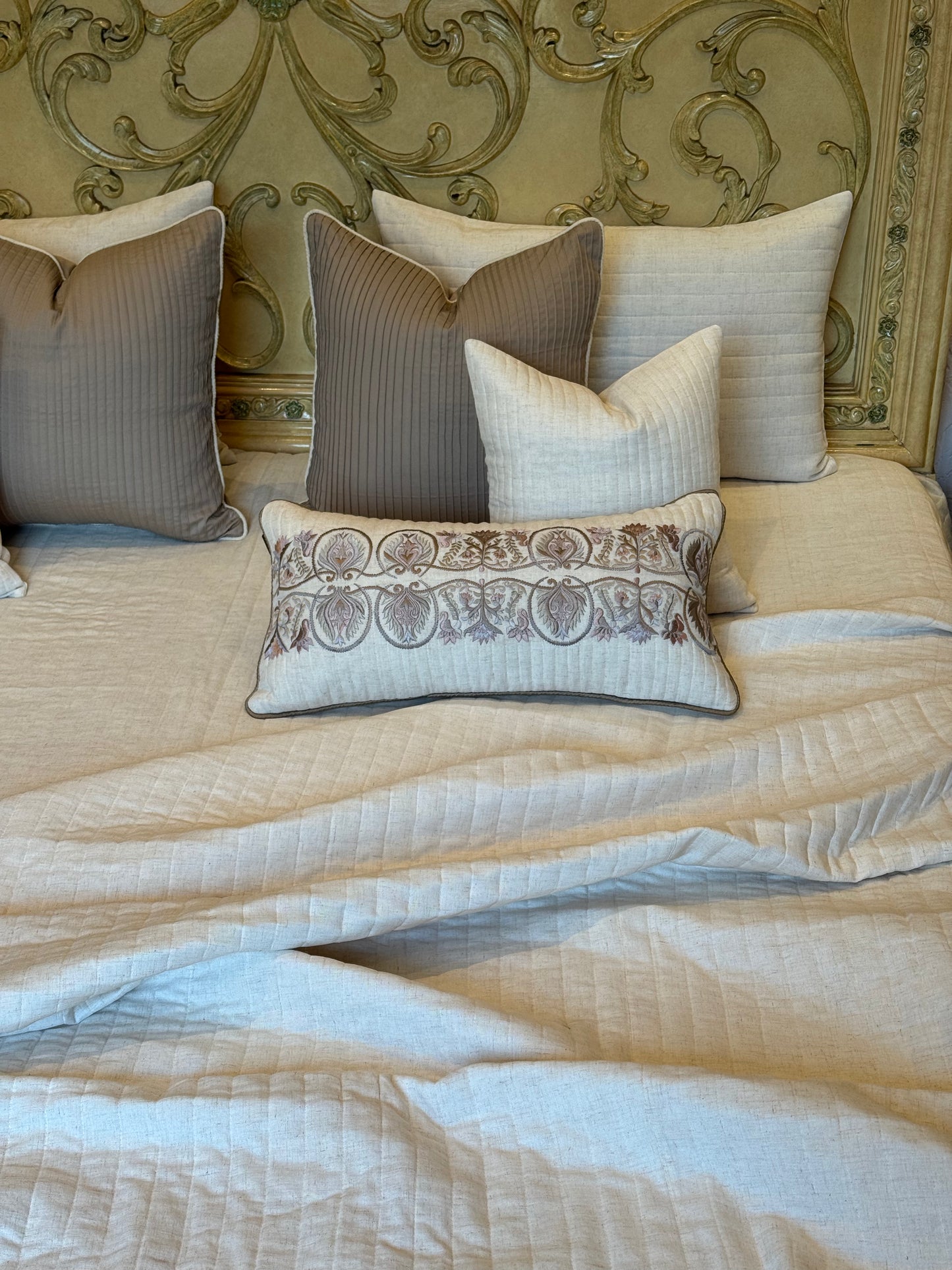 The Soft Linen Peonies Bedding Set