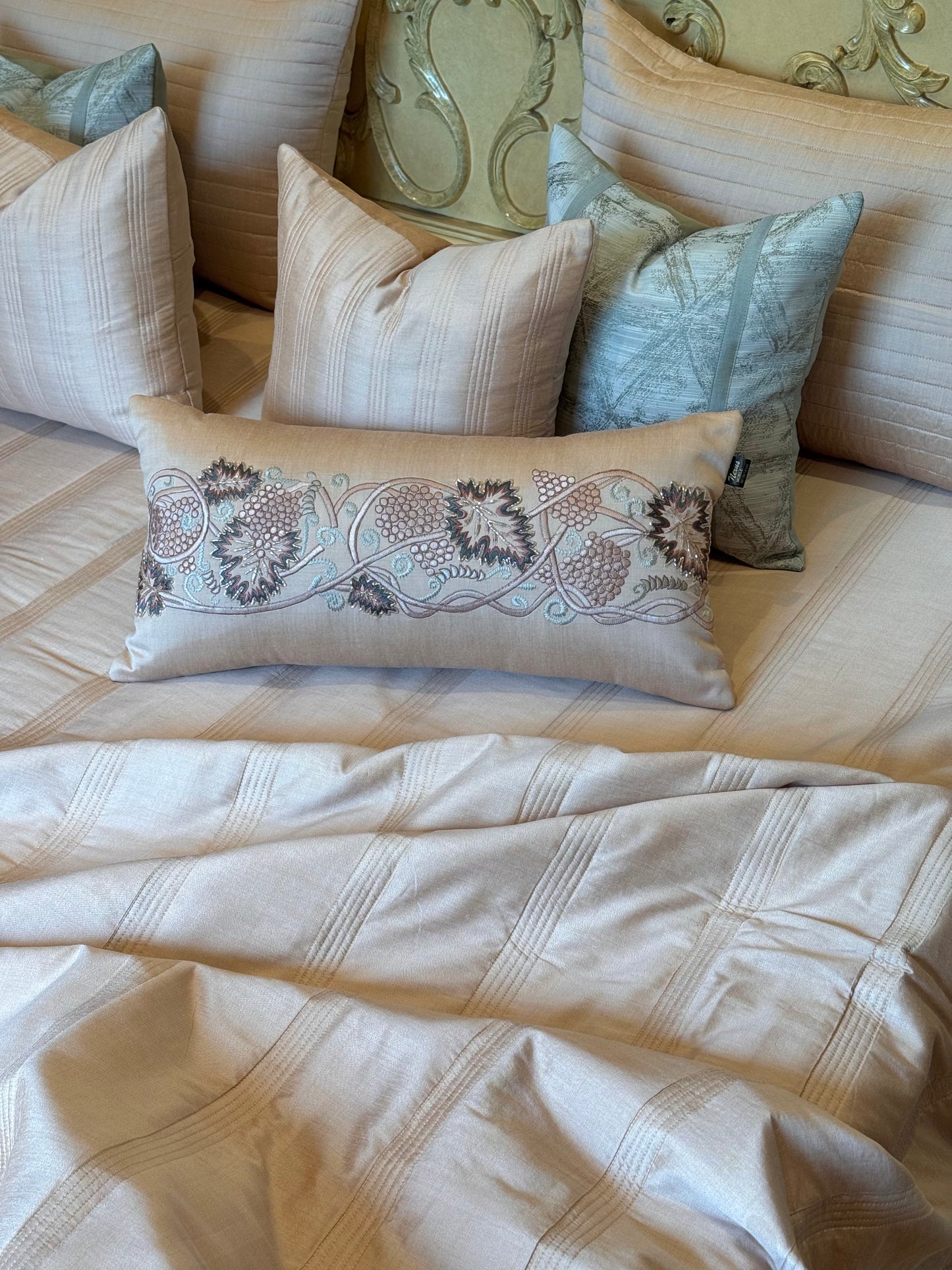 The Peach Vineyard Bedding Set