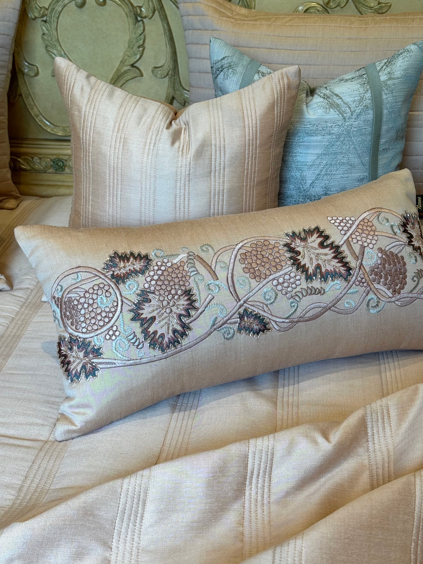 The Peach Vineyard Bedding Set