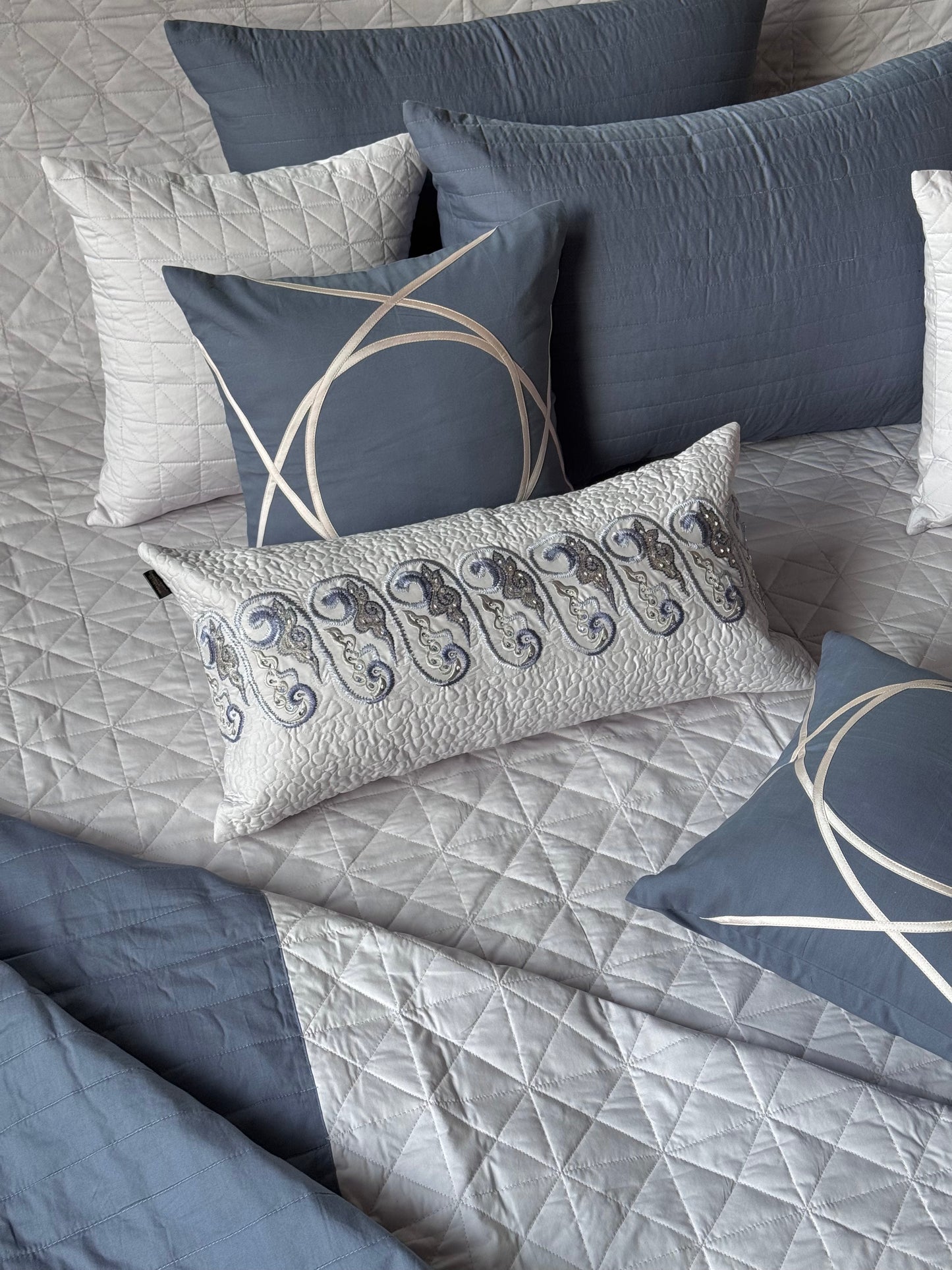 The Cotton Lilac Blue Bedding Set