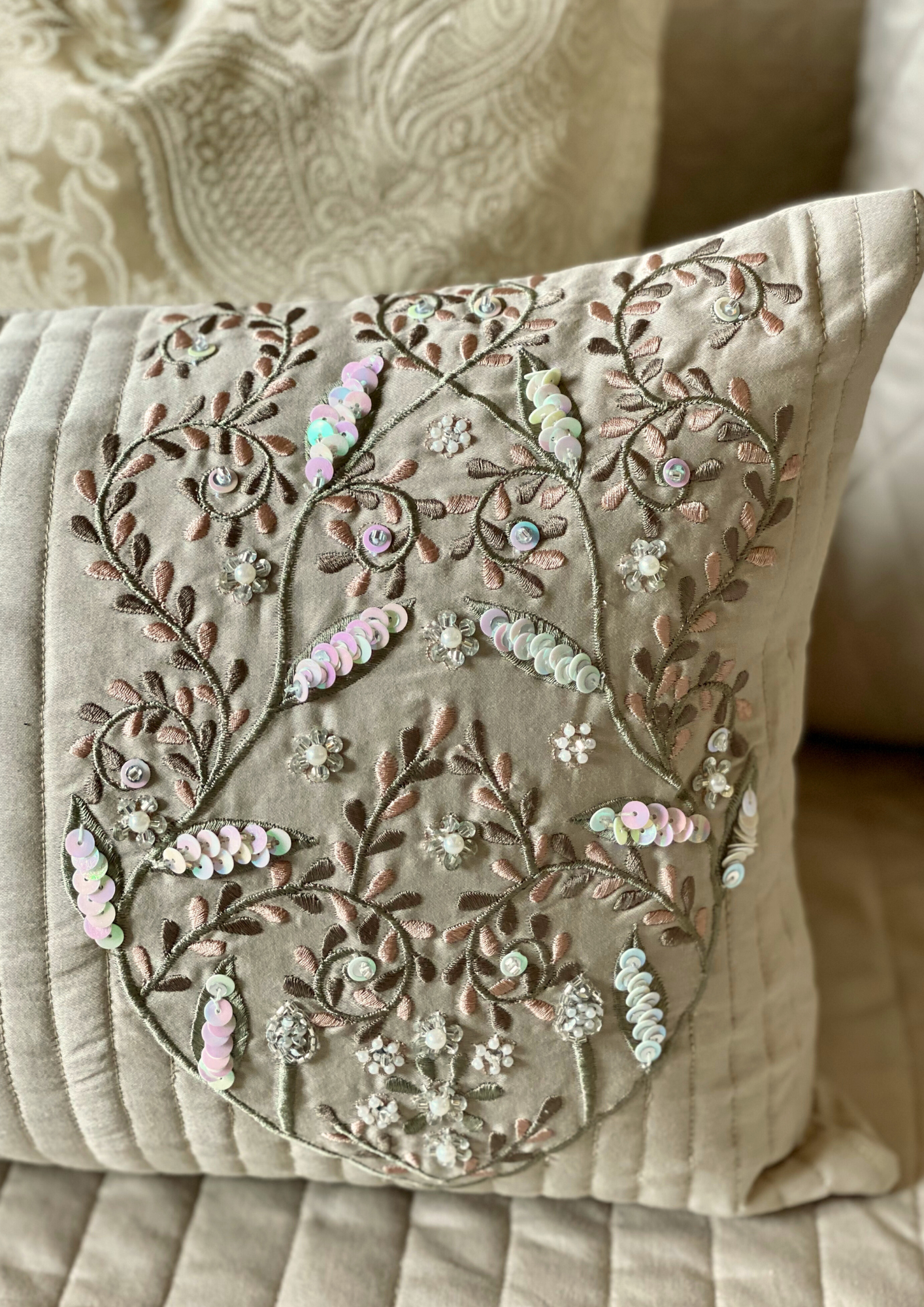 THE BEIGE ELLA BEDDING SET