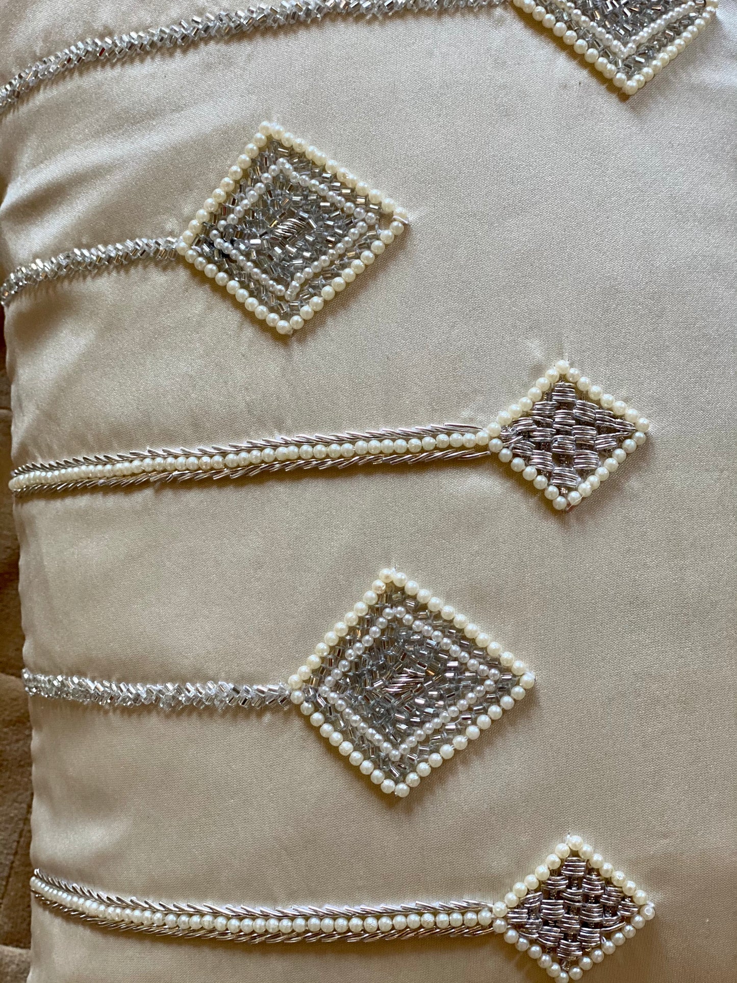 THE RENDEZVOUS SPINE (WITH INSERT)