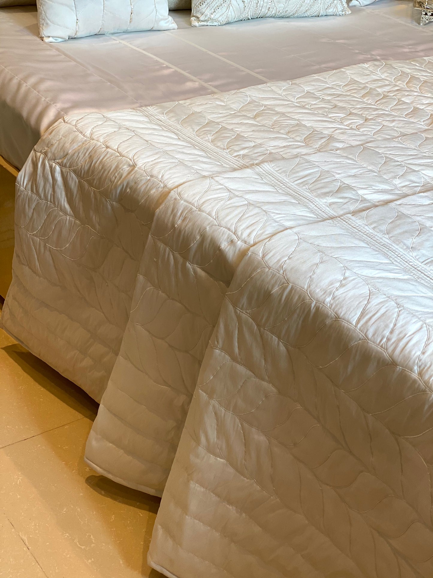 Moonstone Pure Satin Quilt Set